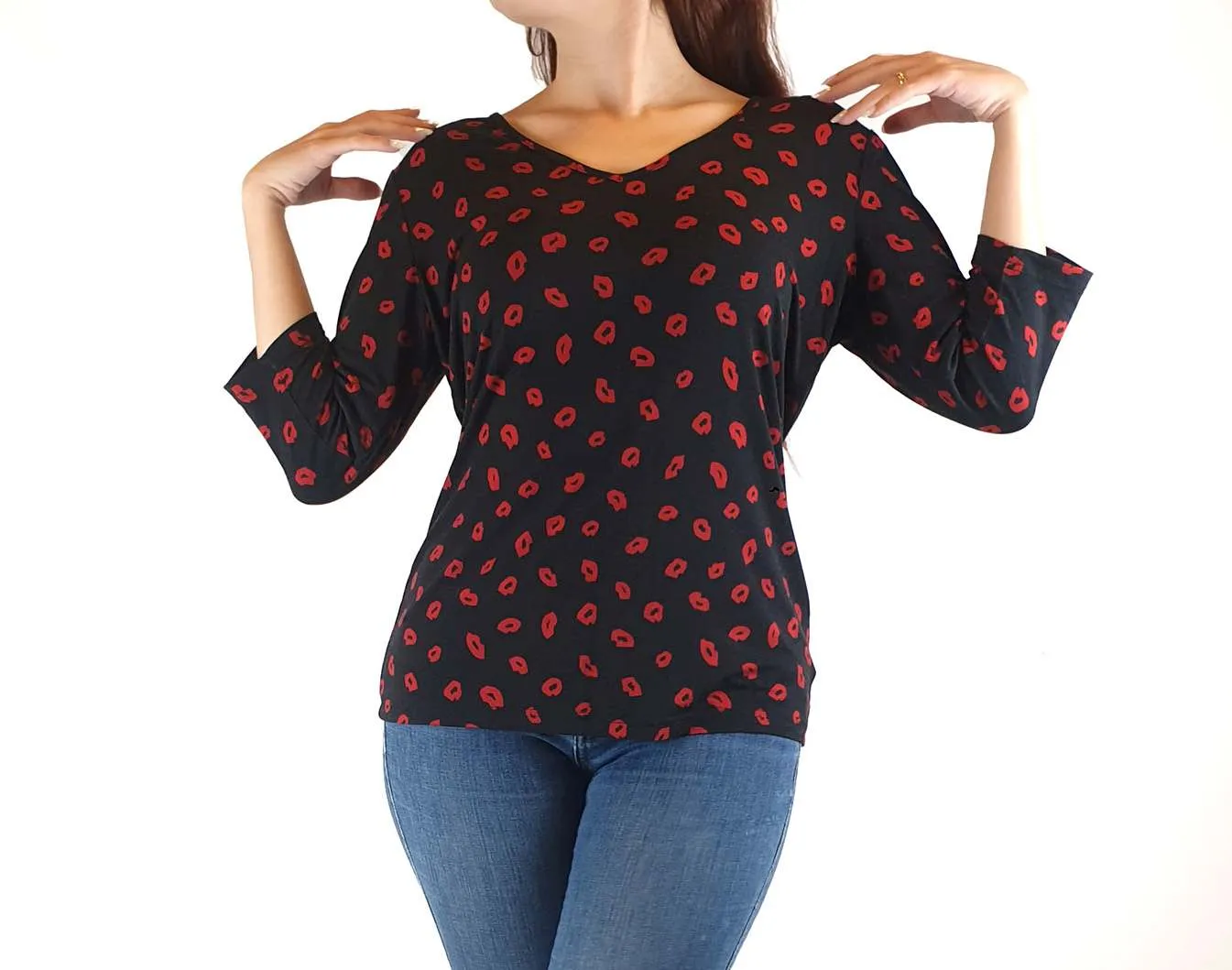 Maiocchi black top with red lips print size 10